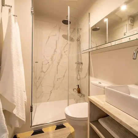Palacio Fenizia - Bonfim 191 By Lovelystay Apartment Porto